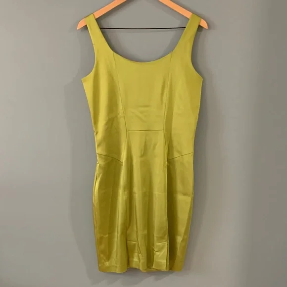 Chartreuse green dress - Picture 8 of 9